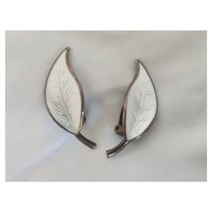Vintage D-A 925S Sterling Norway Leaf Clip-on Earrings